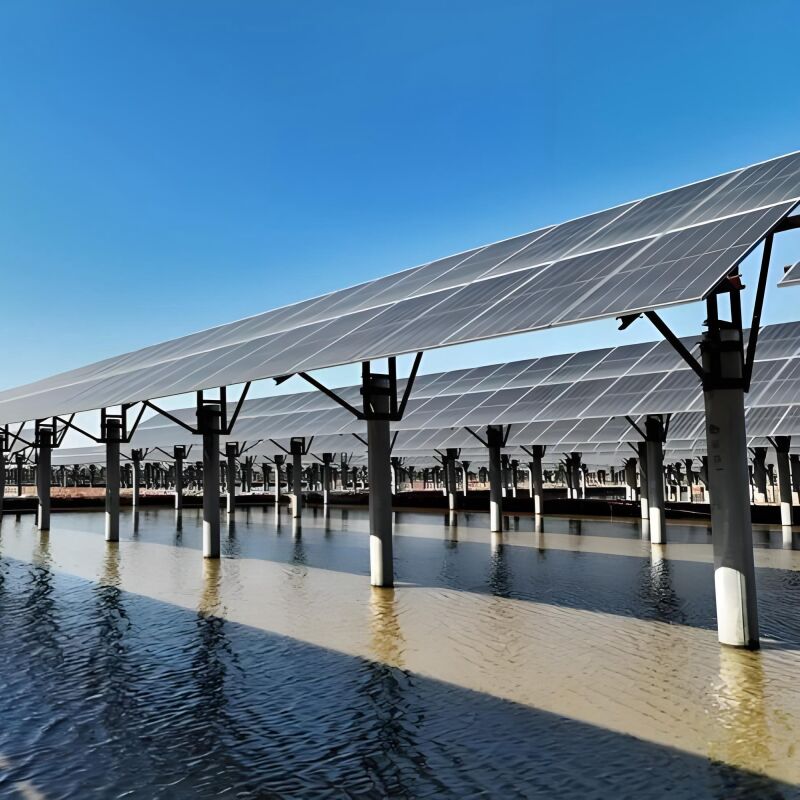 โครงยึดแผงโซลาร์เซลล์แบบติดตั้งบนพื้นดิน ผลิตจากเหล็กเคลือบสังกะสีแบบจุ่มร้อน ให้ความทนทานต่อการกัดกร่อนสูง เหมาะสำหรับการใช้งานกลางแจ้งในระยะยาว