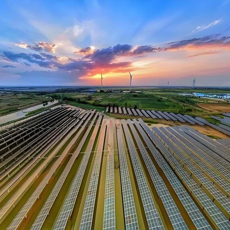 หมุนการติดตั้งแสงอาทิตย์บนพื้นดินที่ให้การสนับสนุนระบบแสงอาทิตย์ PV ระดับสาธารณูปโภคที่มีความทนทานต่อลมและหิมะสูง