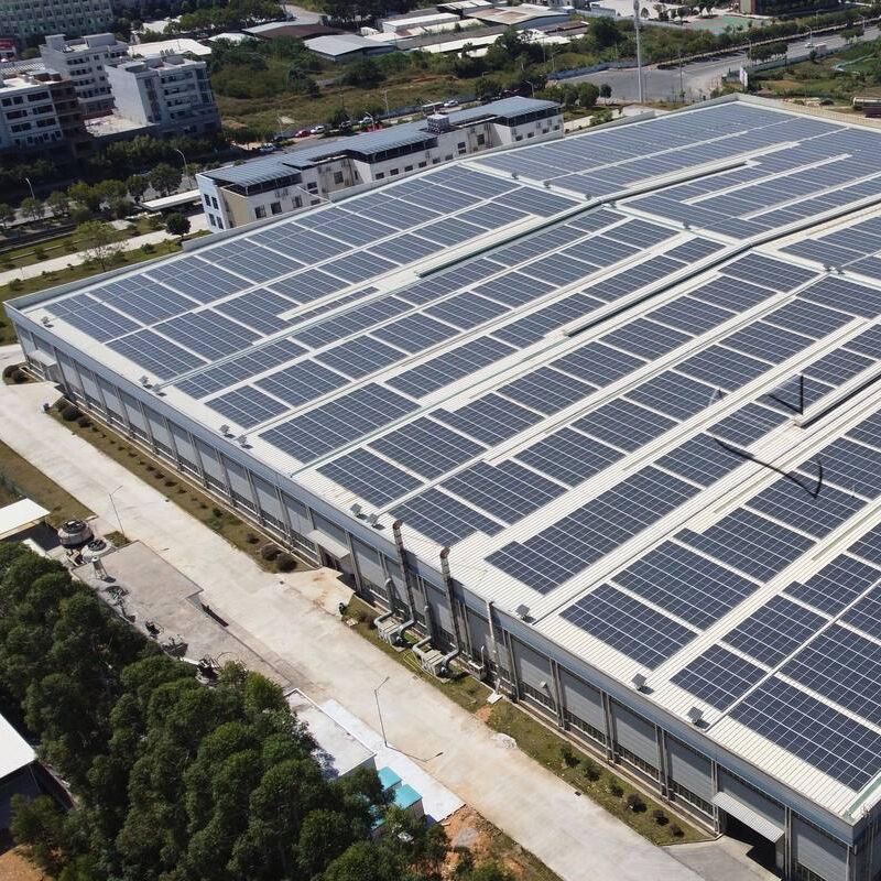 โครงการติดตั้งแผ่นแสงอาทิตย์บนหลังคา